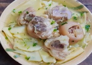 hướng dẫn làm món chân heo hầm măng tươi